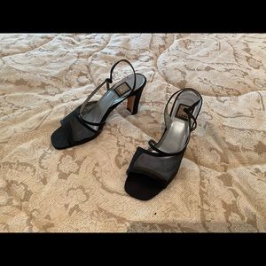 Women’s black shoes